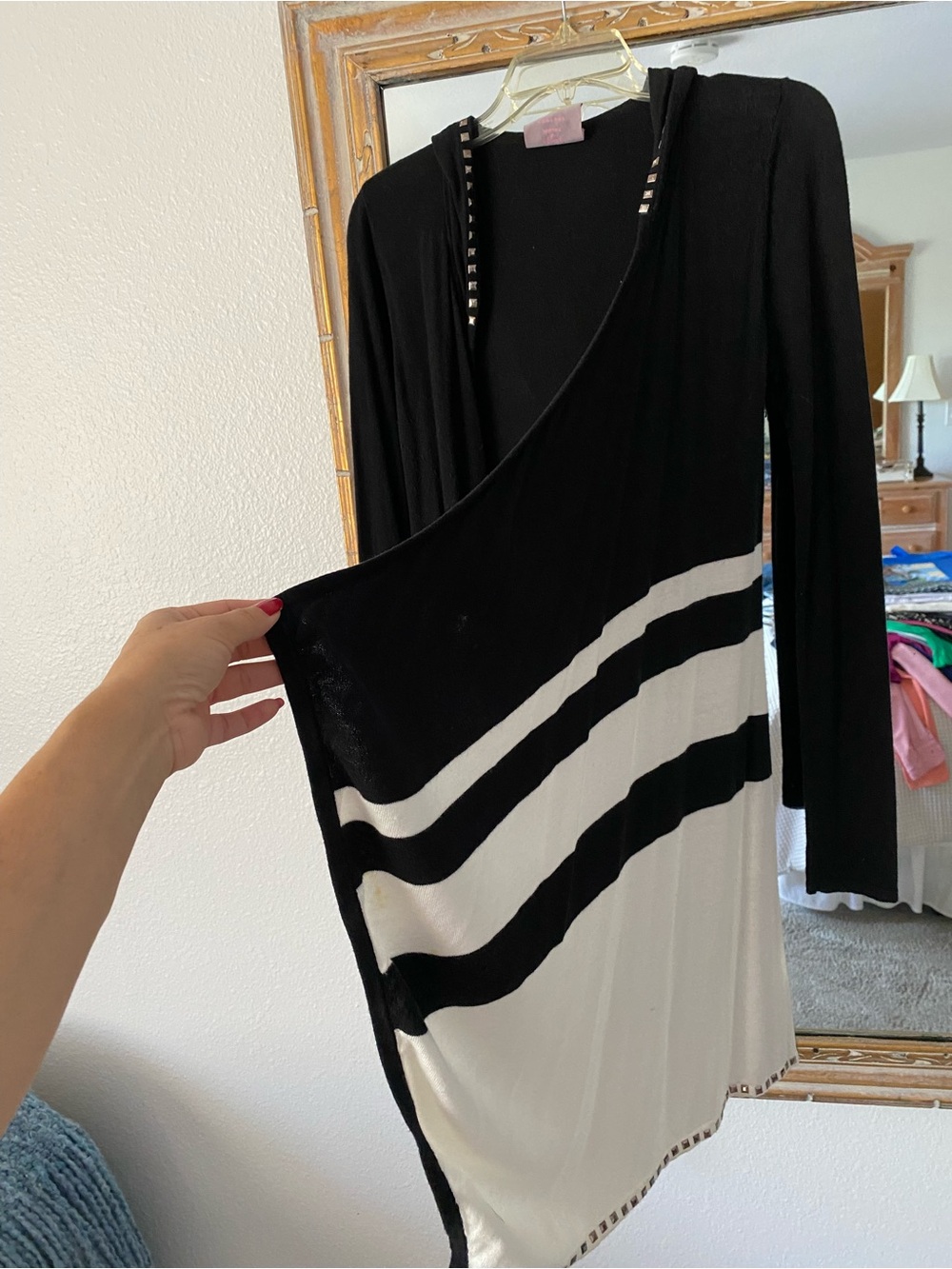 Romeo & Juliet Couture Black and White Long Sleeve Duster M